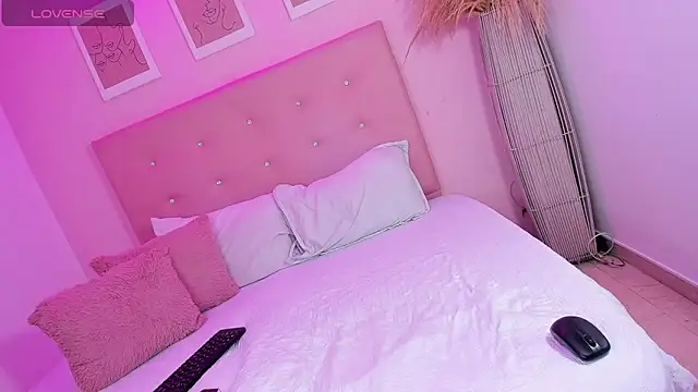 ANNIE DOLCE  online show from 25, 10, 2025