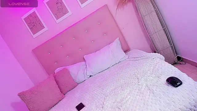 ANNIE DOLCE  online show from 24, 10, 2025