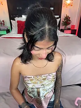 TweetiePieXXX online show from 17, 12, 2025