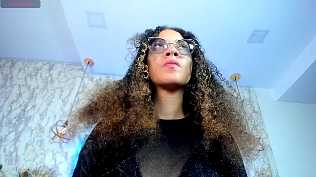 Hanna Cornee  online show from 12, 9, 2025