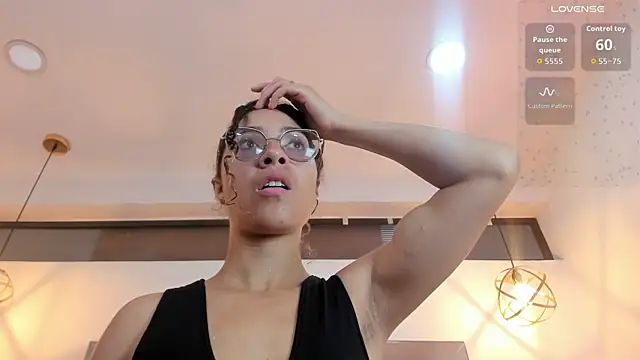 Hanna Cornee  online show from 29, 9, 2025