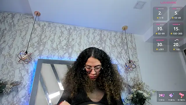 Hanna Cornee  online show from 10, 9, 2025