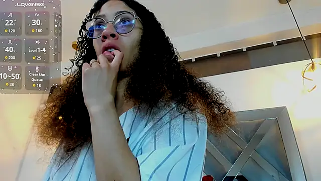 Hanna Cornee  online show from 4, 10, 2025