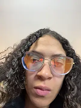 Hanna Cornee  online show from 30, 11, 2025