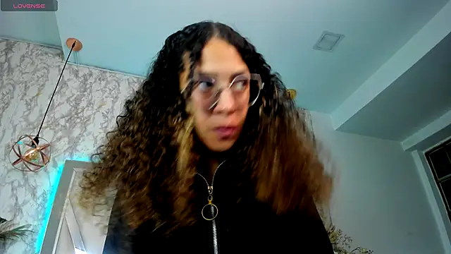 Hanna Cornee  online show from 15, 9, 2025