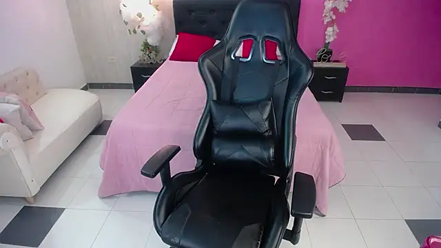 sophia brunette  online show from 30, 9, 2025