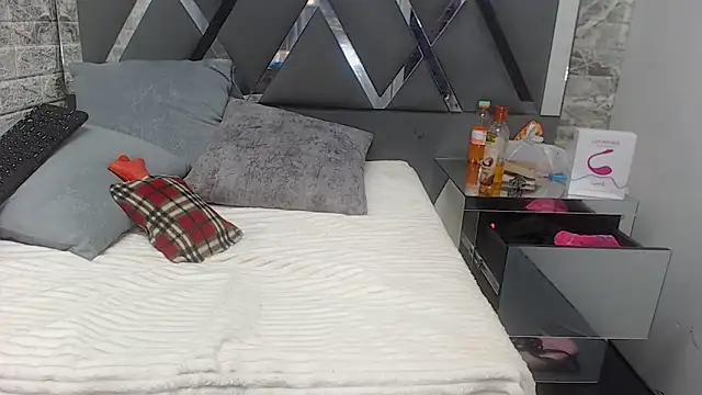 YanetRose online show from 15, 12, 2025