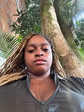 Snapshot of darle_volant chatting on 8, 7, 2026 darle volant online show from 8, 7, 2026