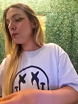 VesperVelvet online show from 11, 3, 2026