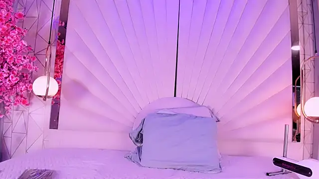 VesperVelvet online show from 20, 5, 2026
