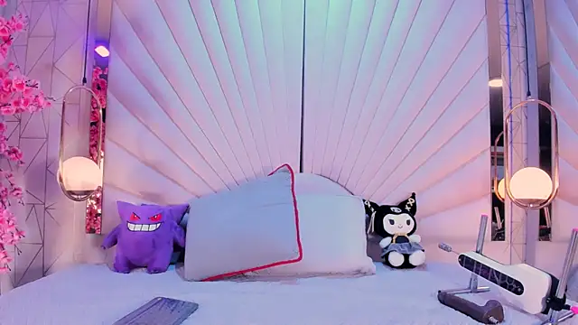 VesperVelvet online show from 4, 5, 2026