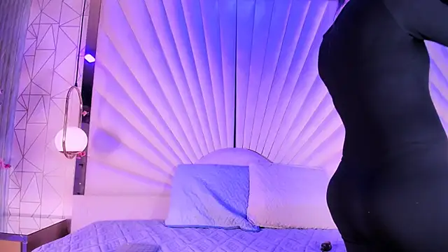 VesperVelvet online show from 3, 6, 2026