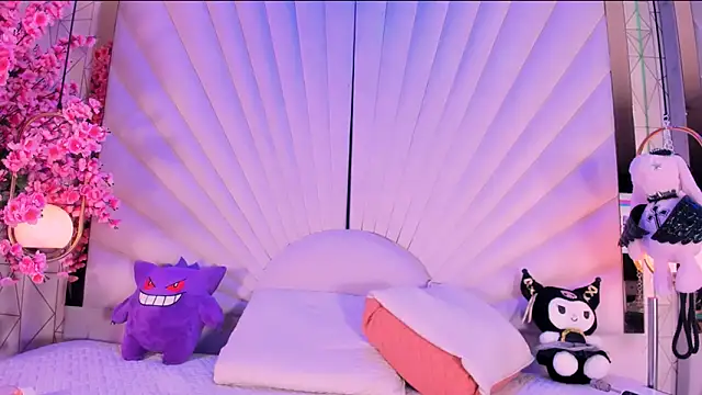 VesperVelvet online show from 12, 4, 2026