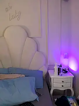 Snapshot of Kaylachannell chatting on 6, 6, 2026 Kaylachannell online show from 6, 6, 2026