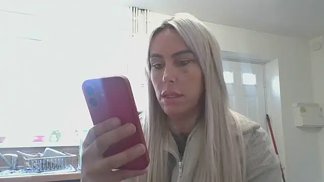 Snapshot of poppyinga1 chatting on 28, 4, 2026 poppyinga1 online show from 28, 4, 2026