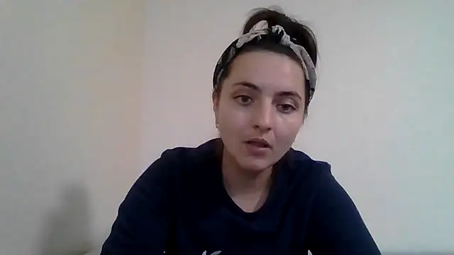 DInaraXRose online show from 17, 9, 2025