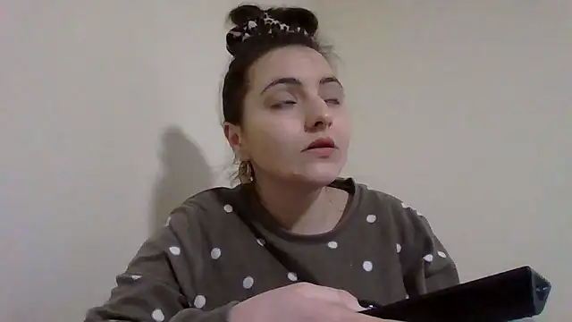 DInaraXRose online show from 13, 1, 2026