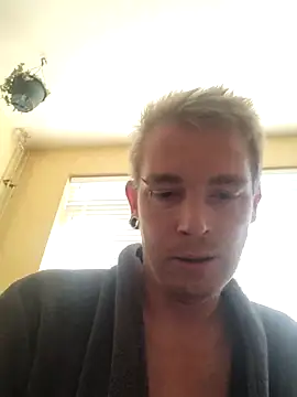 piercingpik online show from 28, 9, 2025