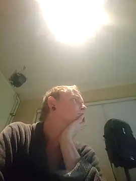 piercingpik online show from 16, 4, 2026