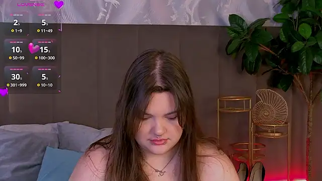 EmilyHyde online show from 6, 3, 2026