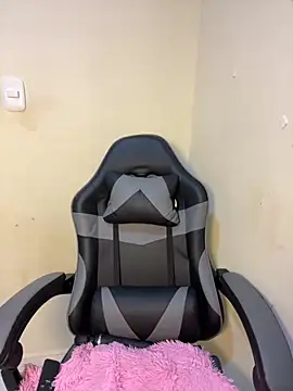 Vliacoooper2 online show from 9, 9, 2025