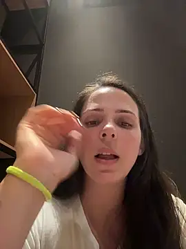 Snapshot of Lady_LauraRose chatting on 5, 2, 2026 Lady LauraRose online show from 5, 2, 2026