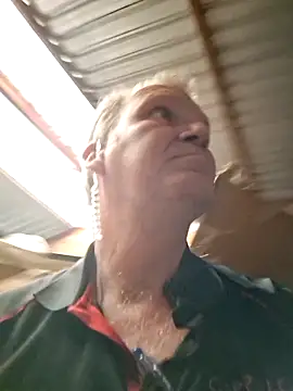 Snapshot of wallacelegend chatting on 12, 9, 2025 wallacelegend online show from 12, 9, 2025