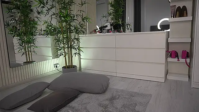 EmmaBlanco online show from 2, 4, 2026