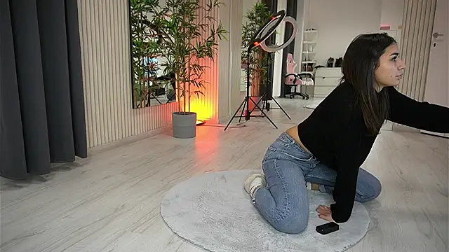 EmmaBlanco online show from 1, 10, 2025