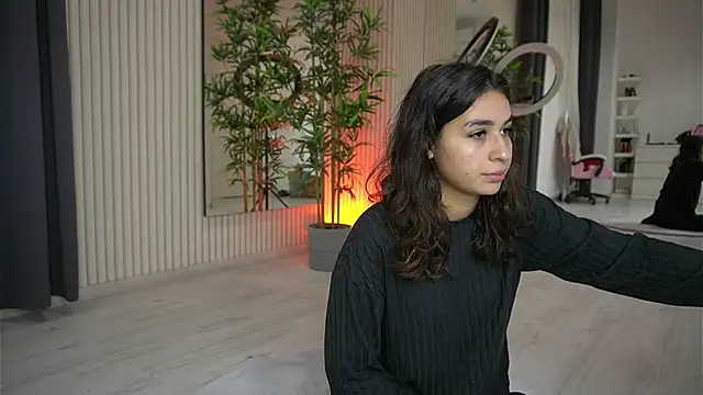 EmmaBlanco online show from 22, 9, 2025