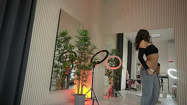 EmmaBlanco online show from 25, 9, 2025