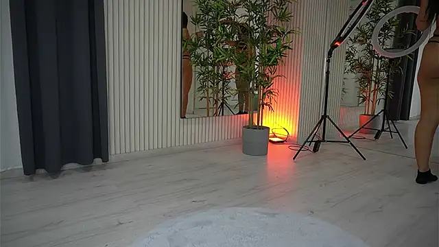 EmmaBlanco online show from 23, 9, 2025