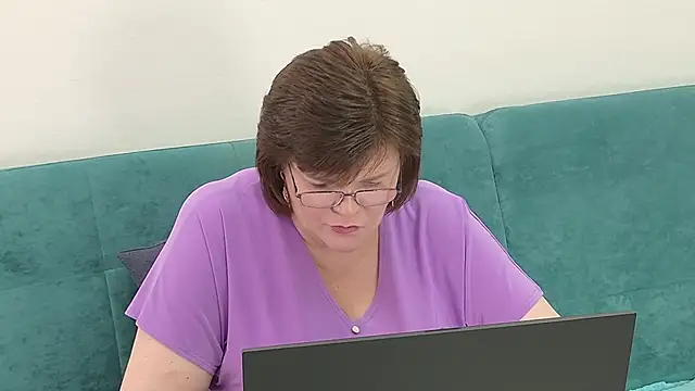 Snapshot of Sandra_Sunrise chatting on 4, 11, 2025 Sandra Sunrise online show from 4, 11, 2025