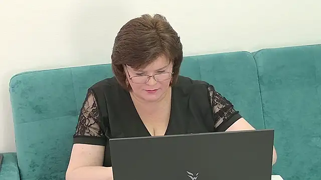 Snapshot of Sandra_Sunrise chatting on 6, 11, 2025 Sandra Sunrise online show from 6, 11, 2025