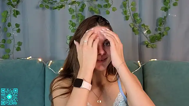 chloemilka online show from 6, 10, 2025