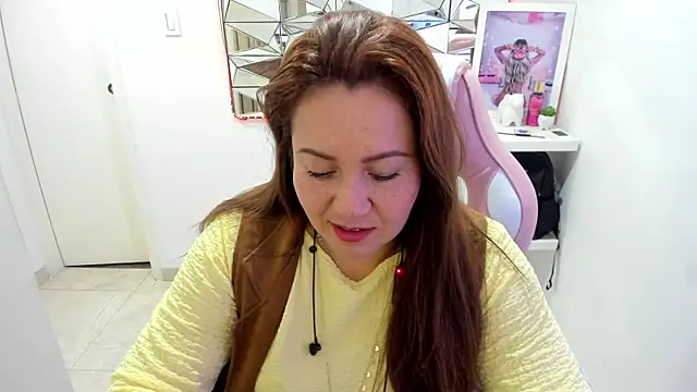 Snapshot of camixxx_m chatting on 7, 7, 2026 camixxx m online show from 7, 7, 2026