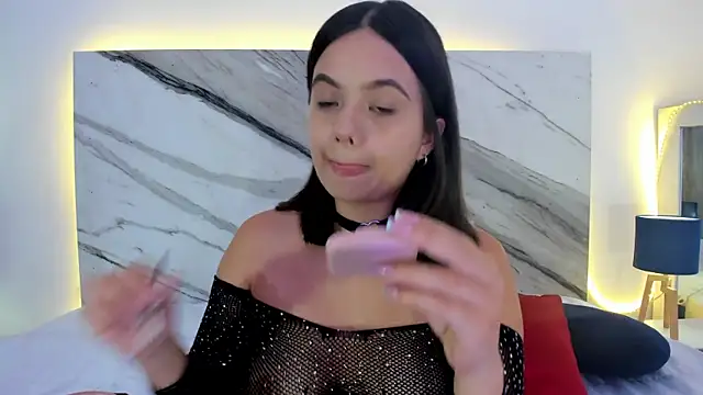 thamiina  online show from 26, 11, 2025