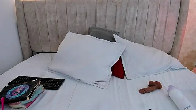 thamiina  online show from 25, 2, 2026