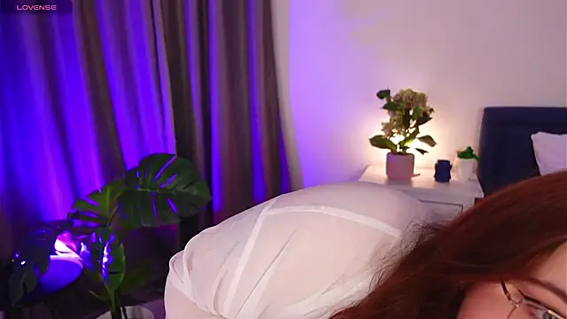 Neko Moor online show from 2, 12, 2025