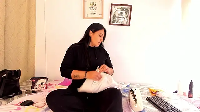 selena jhonson online show from 8, 1, 2026