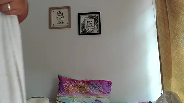 selena jhonson online show from 11, 9, 2025