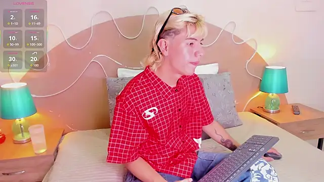 Snapshot of Enrrixxx_ chatting on 11, 11, 2025 Enrrixxx online show from 11, 11, 2025