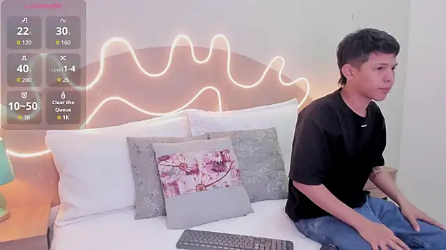 Snapshot of Enrrixxx_ chatting on 21, 10, 2025 Enrrixxx online show from 21, 10, 2025