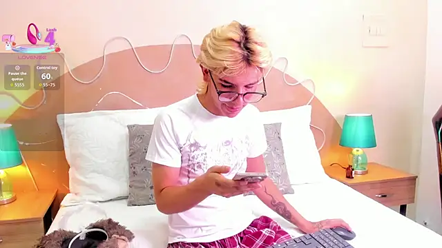 Snapshot of Enrrixxx_ chatting on 27, 11, 2025 Enrrixxx online show from 27, 11, 2025