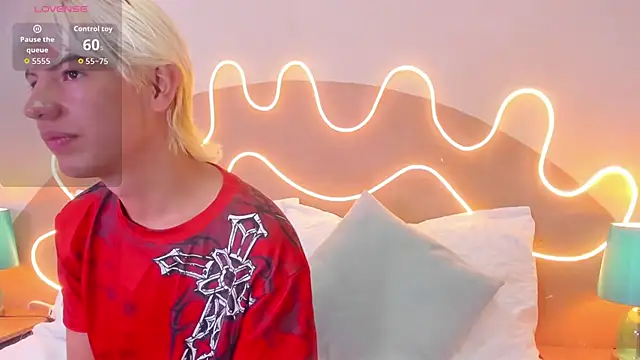 Snapshot of Enrrixxx_ chatting on 4, 10, 2025 Enrrixxx online show from 4, 10, 2025