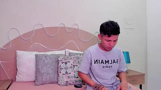 Snapshot of Enrrixxx_ chatting on 15, 11, 2025 Enrrixxx online show from 15, 11, 2025