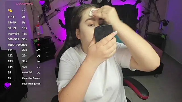 LolaVillalobos online show from 22, 10, 2025