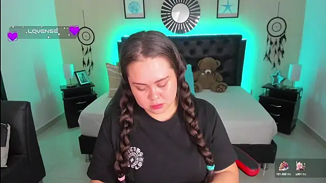 LolaVillalobos online show from 13, 9, 2025