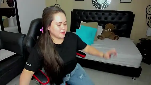 LolaVillalobos online show from 24, 9, 2025