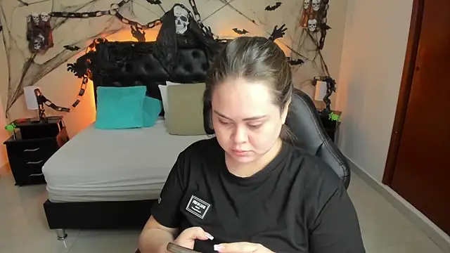 LolaVillalobos online show from 16, 10, 2025